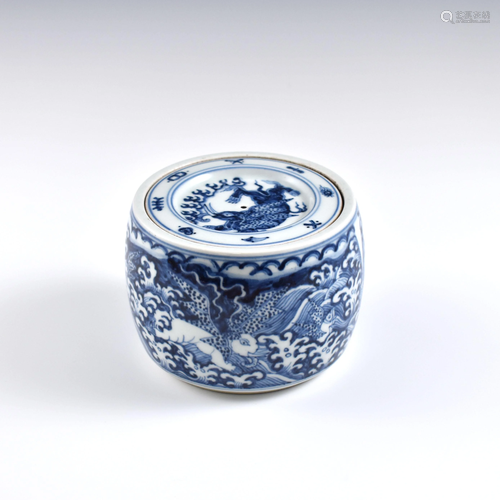 Ming Xuande Blue & white mythical beast barrel box