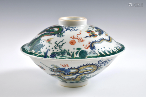 Yongzheng famille verte dragon lidded bowl