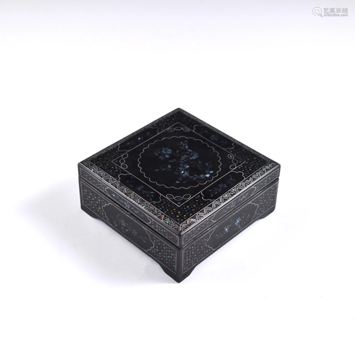 QIANLONG MOP INLAID LIDDED BOXES