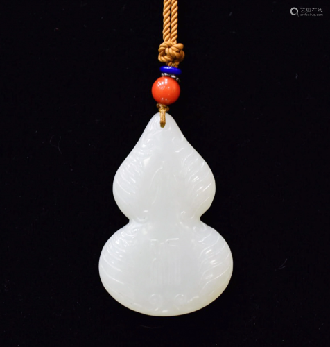 CARVED WHITE JADE OF DOUBLE GOURD PENDANT