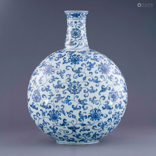 MING BLUE AND WHITE WRAPPED FLORAL MOON VASE