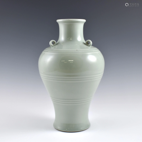 Qing douqing glazed amphora vase