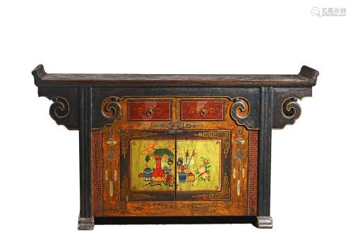 A TIBETAN LACQUERED WOOD ALTAR TABLE