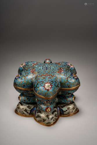 A CHINESE CLOISONNE ENAMEL SCHOLAR'S BOX AND COVER