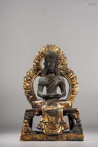 A CHINESE GILT BRONZE FIGURE OF AMITAYUS