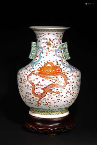 A LARGE CHINESE FAMILLE ROSE 'FIVE DRAGON' VASE