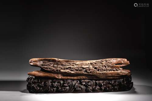 A LARGE CHINESE HORIZONTAL ALOESWOOD 'LANDSCAPE' CARVING