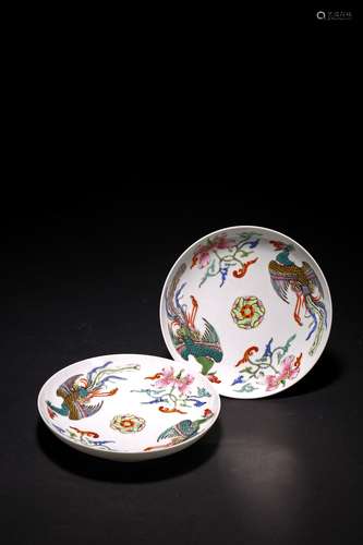 A PAIR OF CHINESE FAMILLE ROSE 'PHOENIX' SAUCER DISHES