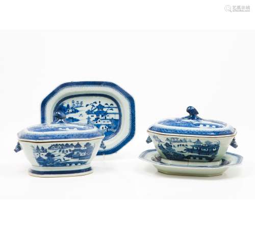 Two tureens with cover and tray