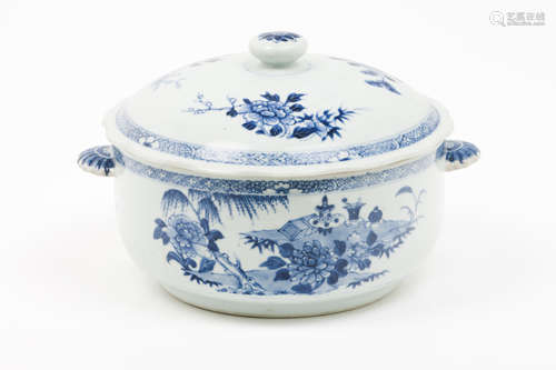 A round tureen with cover