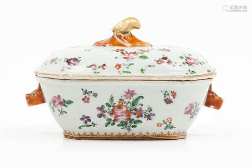 Small tureen with cover