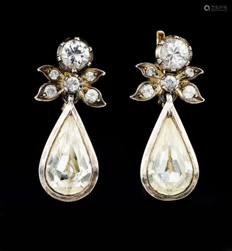 A pair of earrings