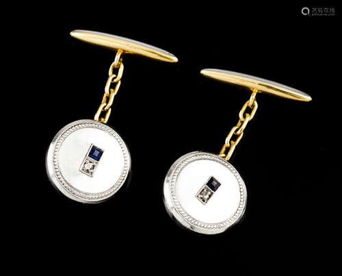 A pair of cufflinks