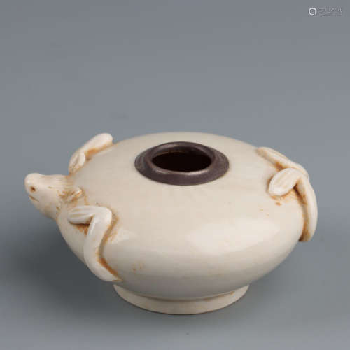 A Silver Mouth Ding Kiln Porcelain Frog-shaped Water Pot