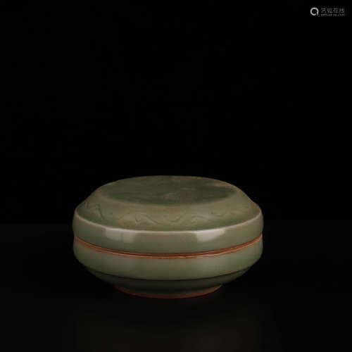 A Yue Kiln Secret Color Porcelain Compact
