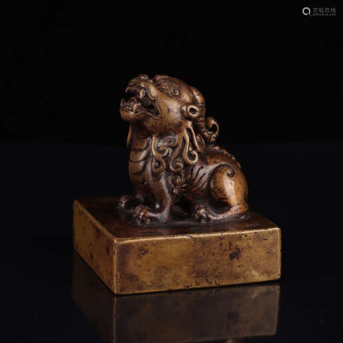 A Bronze Lion Handle Seal