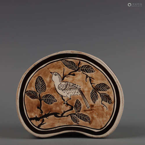 A Cizhou Kiln Magpie Painted Porcelain Round Pillow