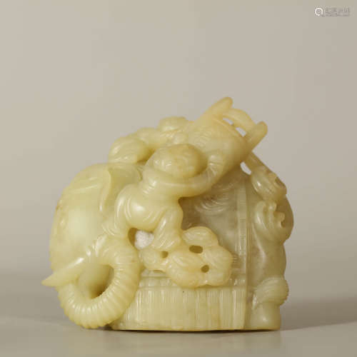 A Hetian Jade Carved Ornament