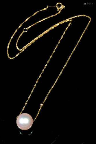 A 18K GOLD AKOAY PEARL NECKLACE