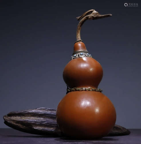 A GOURD CARVED POT