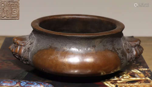 A COPPER CASTED BEAST EAR CENSER