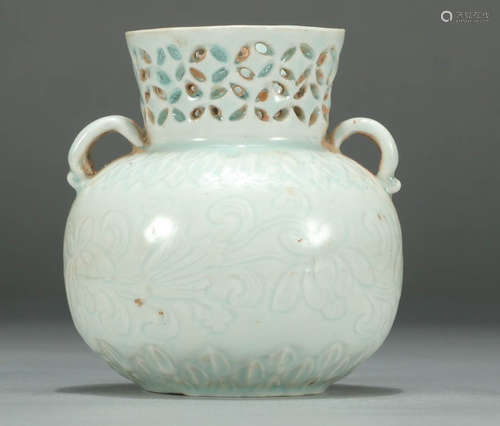 A HUTIAN YAO GLAZE FLOWER PATTERN JAR