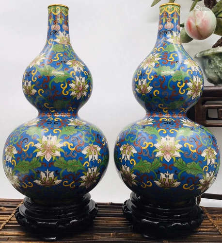 PAIR OF CLOISONNE GOURD VASE WITH FLOWER PATTERN