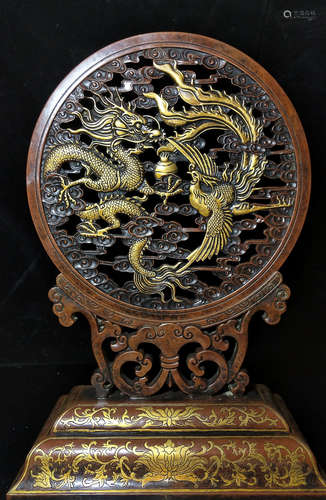 A GILT BRONZE CASTED DRAGON PATTERN SCREEN