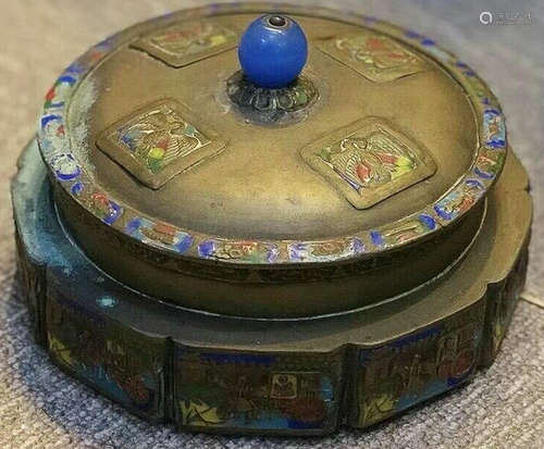 A CLOISONNE BOX EMBEDDED WITH GLASS