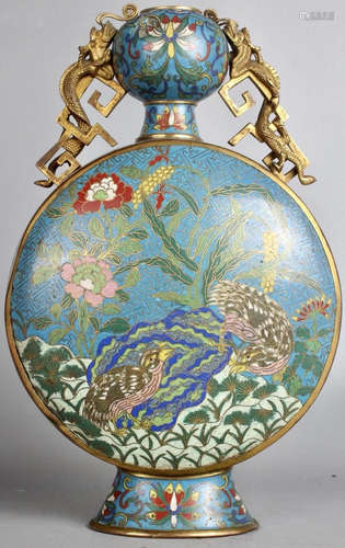 A CLOISONNE BIRD PATTERN VASE