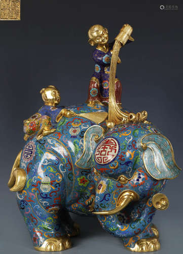 A CLOISONNE CHILD&ELEPHANT SHAPE ORNAMENT