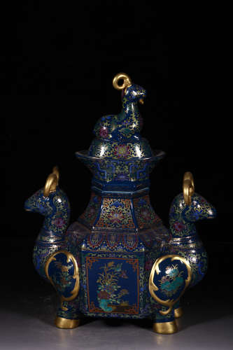 FAMILLE ROSE BLUE GROUND AND GILT 'MYTHICAL BEAST' OCTAGONAL JAR WITH LID
