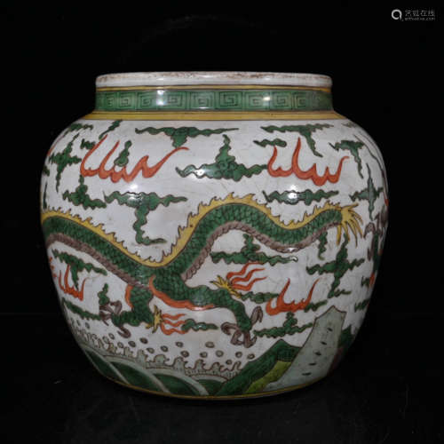 A FAMILLE VERTE DRAGON PORCELAIN JAR