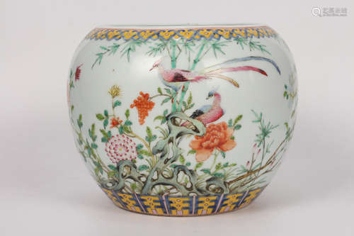 QING--CHINESE FAMILLE ROSE PORCELAIN VASE