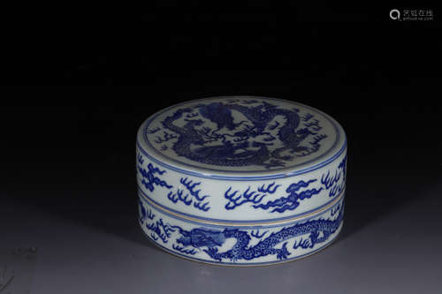 BLUE AND WHITE 'DRAGON' ROUND BOX WITH COVER