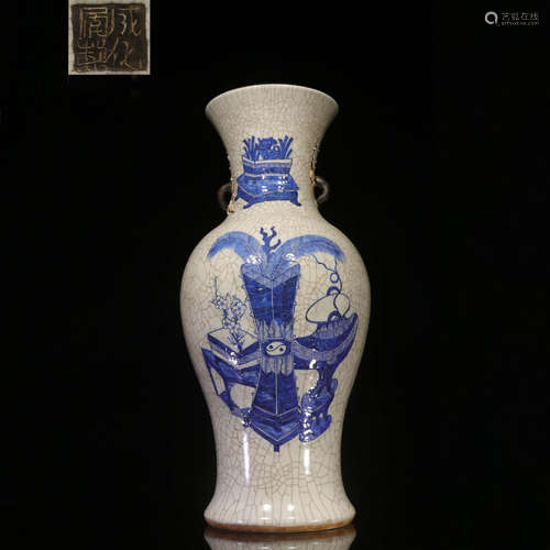 A BLUE AND WHITE  BOGU PORCELAIN VASE