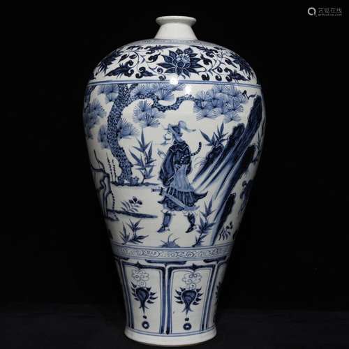 A BLUE AND WHITE FIGURE PORCELAIN PLUM BOTTLE