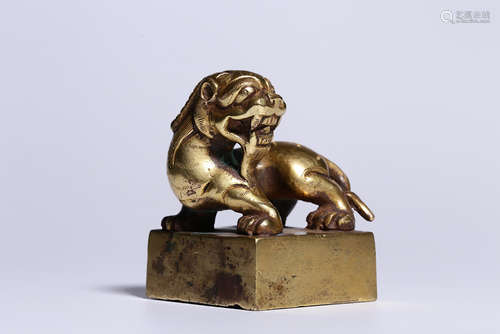 GILT BRONZE CAST 'MYTHICAL BEAST' STAMP SEAL