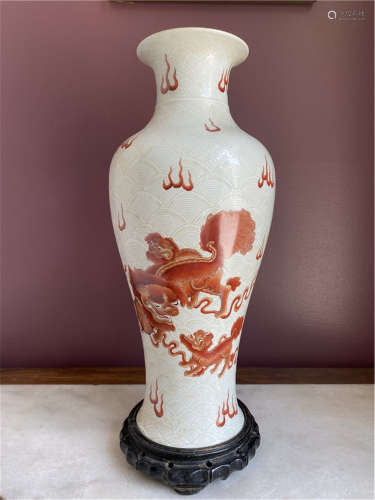 Chinese Qing Dynasty GuanYao top quality pocelain vase with lion