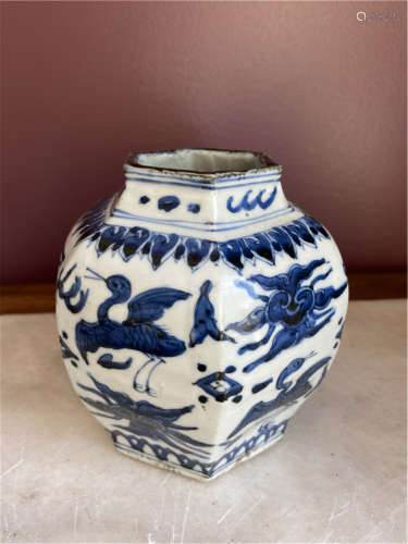 Chinese Ming Dynasty blue and white Crane pattern six-sided can
