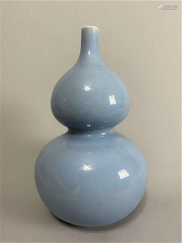Chinese light blue Qianlong Mark gourd porcelain