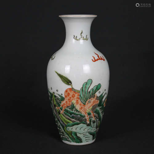 Mythical Creatures Porcelain Bottle, Qing Emperor Kangxi Years