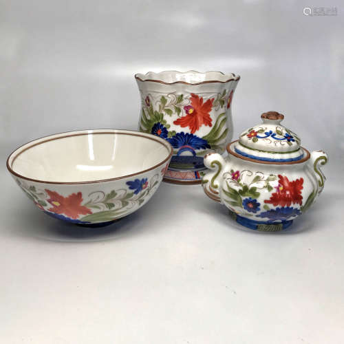Multicoloured Three-pieces of Floral Pattern Porcelains