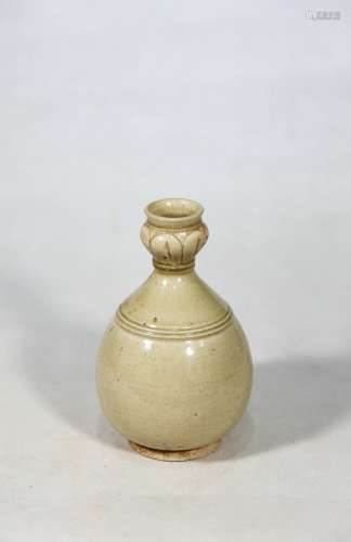 chinese celadon glazed porcelain garlic shaped vase