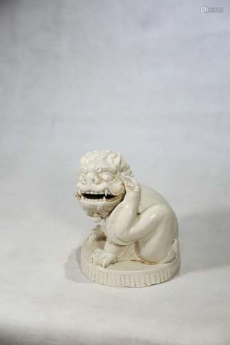 chinese ding yao porcelain lion ornament
