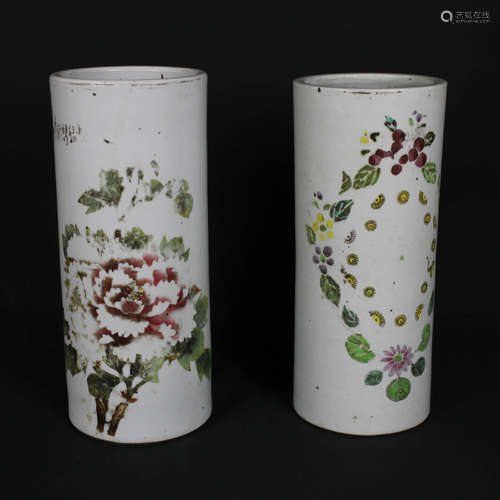 A Pair of The Light Reddish-Purple Glaze Porcelain Brush Pots