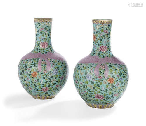 Pair of Chinese Famille Rose Porcelain Bottle Vases, Qing Dynasty (1644-1911)H:21CM