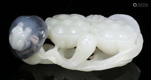 A HETIAN JADE CARVED PENDANT