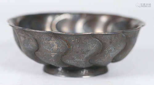 A SILVER CASTED FISH&DRAGON PATTERN BOWL