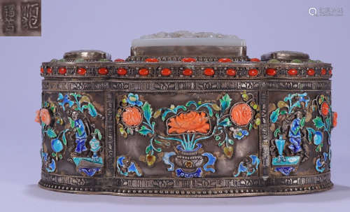 A SILVER EMBEDED JADE BOX WITH LID
